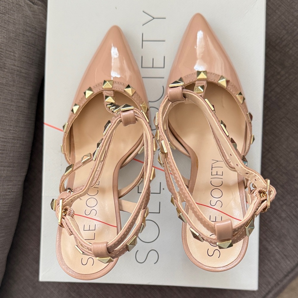 Sole Society Nude Heels with Gold Accents - Picture 5 of 12